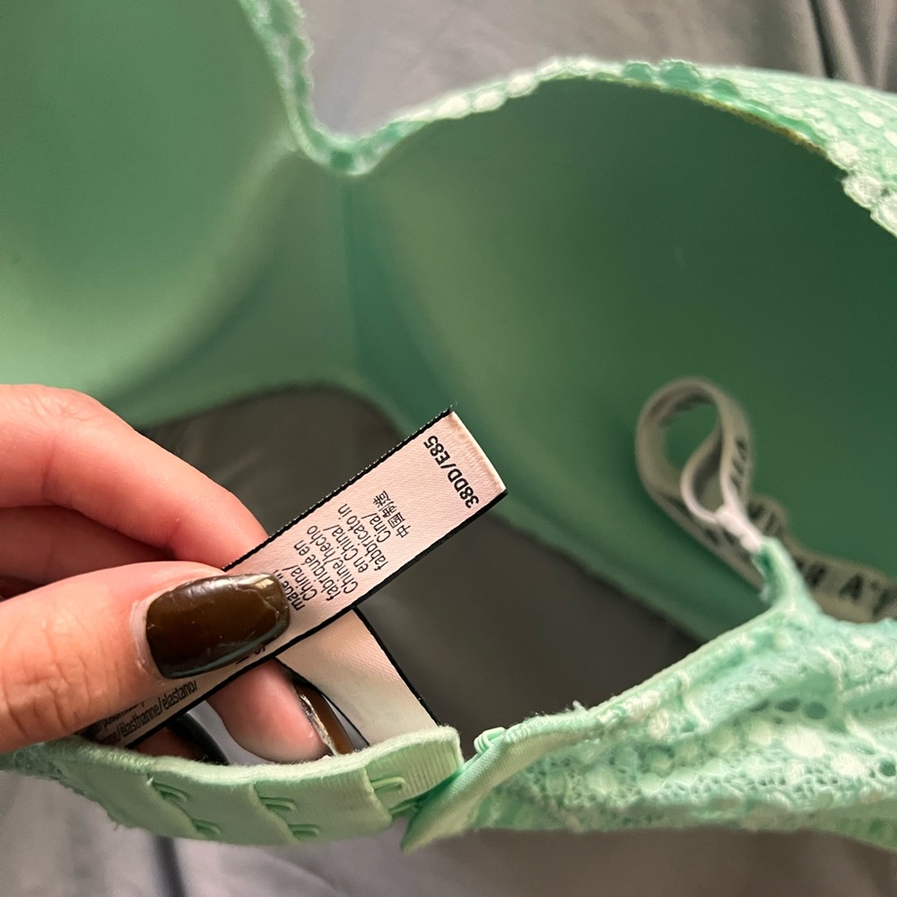 VS bra 38DD